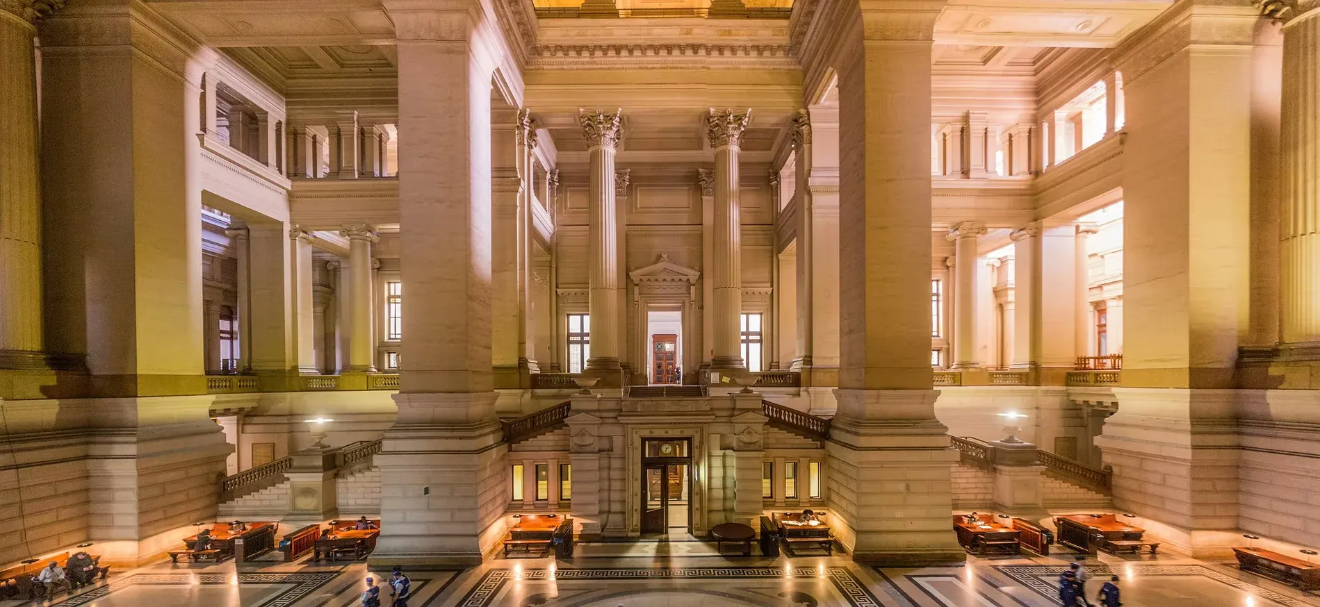 Equipo de abogados en Ecuador